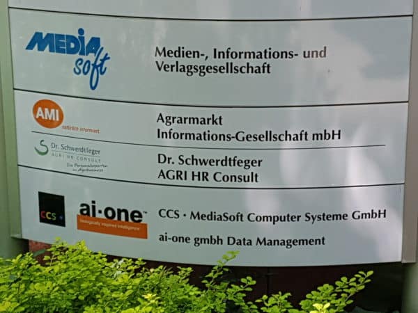 Außenpylone Dr. Schwerdtfeger Agri HR Büro Berlin